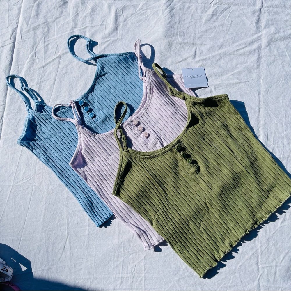 Bundle of AEO tank tops NBW NWT